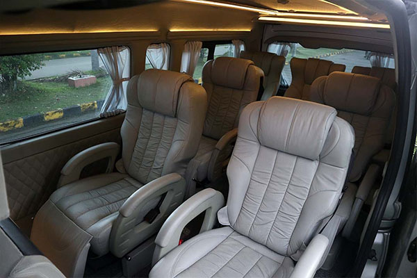 Hiace sales 8 seater